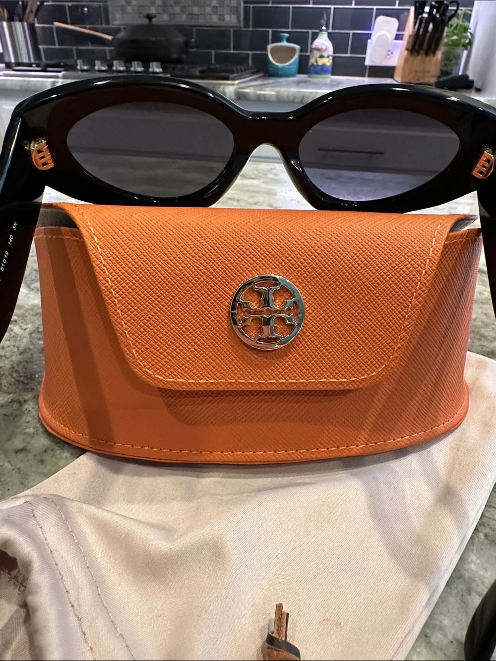 Tory Burch Kira Black Cat Eye Sunglasses w/ Case & Cloth